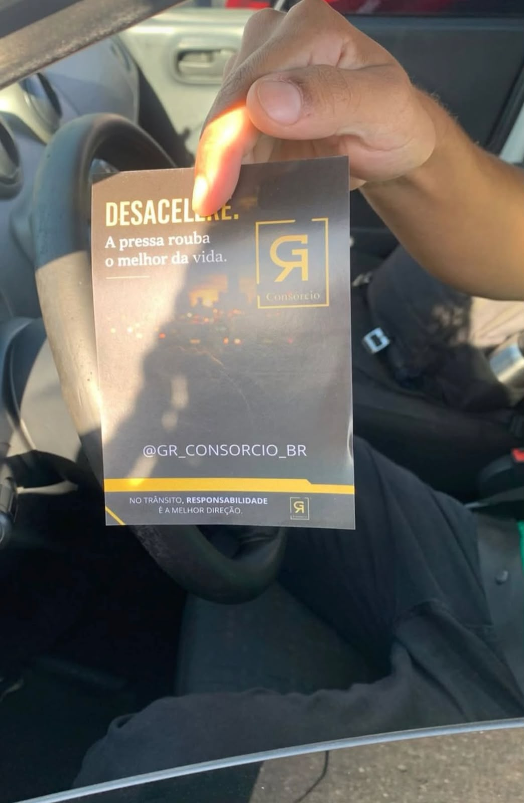 Panfleto da campanha Maio Amarelo da GR Consórcio distribuído em Belo Horizonte